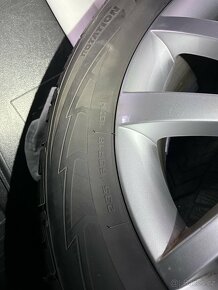 Goodyear 235/60 R18 - 2