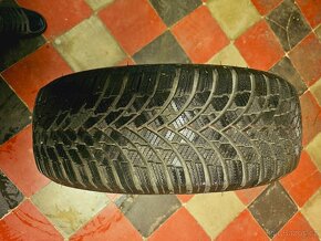 Firestone WINTERHAWK 4 215/60 R17 96H - najeto jen 650km - 2