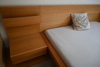 Postel IKEA Malm 160x200 + noční stolky - 2