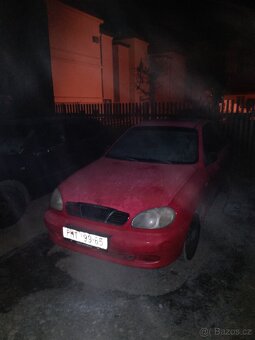 Prodám auto Daewoo Lanos 1.5i 2000/5 bez přepisu. - 2