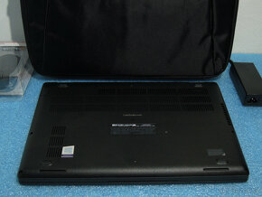 Dell Latitude 5300 13" Touch 16GB 4.Jádro 4.1GHz DDR4 512GB - 2