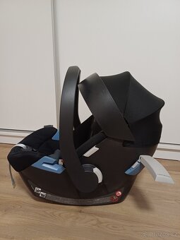 Autosedačka Cybex Aton 5 se základnou na isofix - 2