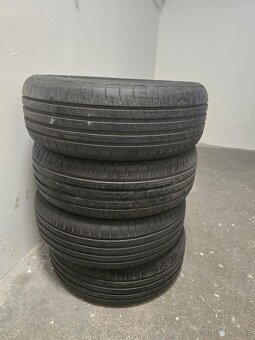 Pneumatiky Goodyear efficient grip performance 205/55/R17 - 2