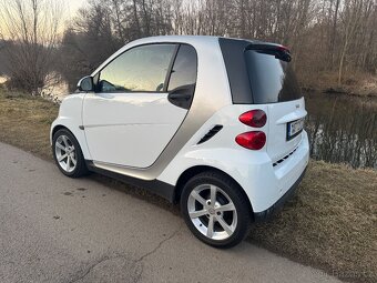 SMART FORTWO MHD AUTOMAT 1.0i 52kw 2010r - 2