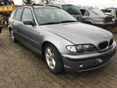 BMW 3 E46 316i 85kW Combi 2003 - díly z vozu - 2