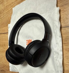 JBL Tune 525 BT, bezdrátová sluchátka - 2