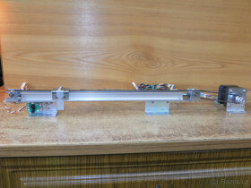 Lineární motorový posuv / slider, rozsah 258 mm - 2