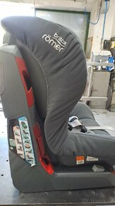 Autosedačka Britax Romer safefix ece R44/04 - 2