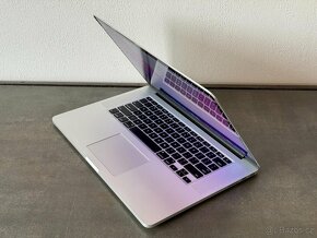 Macbook pro 15” 2015 i7, 16gb, 128gb ssd - bílé fleky v disp - 2