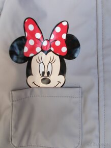 Podzimní nepromokavý kabátek s Minnie Mouse vel. 98 - 2