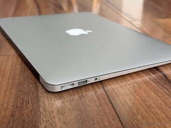 MacBook Air 2017 13" 1,8/8gb, 128GB - skvělý stav - 2