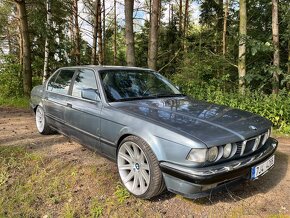 BMW e32 750iL V12 - 2