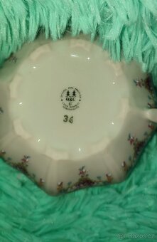 Mlékovka z růžového porcelánu, originál Chodov - 2