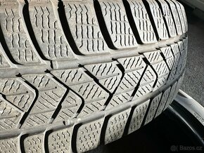 Prodám 2x zimní pneu Pirelli Sottozero 3 205/60 R16 - 2