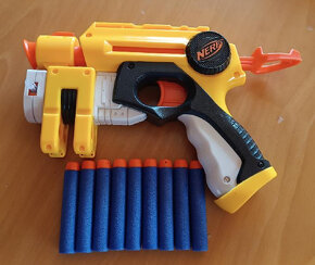 Pistole Nerf, vesta a světlo Nerf - 2