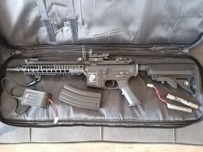 Airsoftová zbraň M4 NOVESKE 9 - černá (EC-611) - 2