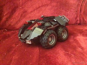 Lego Batmobile na ovládání přes aplikaci - 2