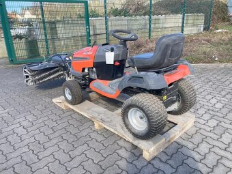 Zahradní traktor Husqvarna LTH 154, zametací kartáč + záchyt - 2