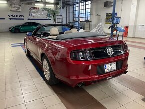 Prodám Ford Mustang Cabrio - 2