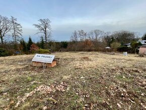 Prodej  pozemku s projektem , skvělá lokalita Jesenice - 2