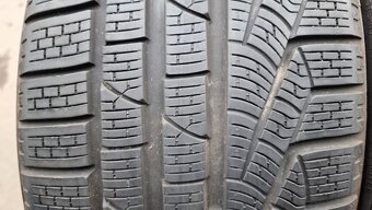 Zimní pneu 235/40/18 Pirelli - 2