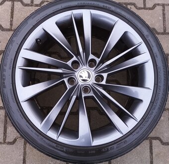 Originální disky Škoda Superb III 5x112 R19 Acamar - 2