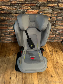 Autosedačka BRITAX RÖMER Kidfix III S   15-36kg - 2