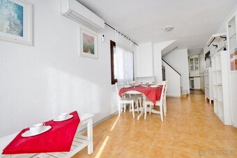 Slunný mezonetový apartmán 4+kk na prodej v Torrevieja, Špan - 2