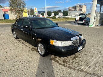 Lincoln TownCar SignatureSeries 4,6i V8 161kW - 2