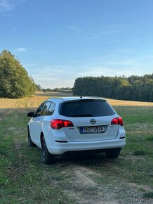 Opel Astra sports tourer - 2