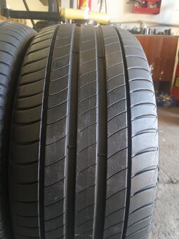 2xletní pneu 235/45/17.Michelin. - 2