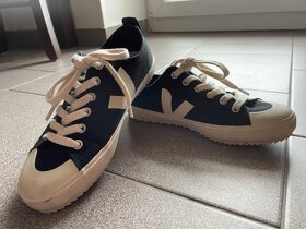 Prodám jednou nošené tenisky VEJA, velikost 36 - 2