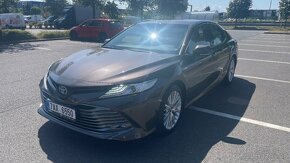 Toyota Camry, 2,5l Hybrid, 131kW, r.v. 2019 TOP stav - 2