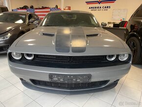 Dodge Challenger SXT 2018 (V6) - 2