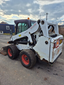 Smykový nakladač Bobcat S650 - 2