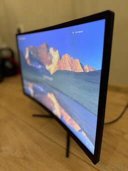 Herní monitor 24´´ zahnutý freesync - 2