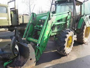 Traktor kolový John Deere s lesnickou nástavbou - 2