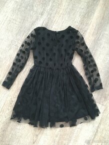 Černé dívčí šaty s puntíky, vel. 104 - 2