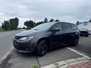 Chrysler Pacifica RU 3,6 S-type Stown 2021 DPH  - 2