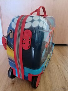 Kufr na kolečkách - vozítko pro děti - 2