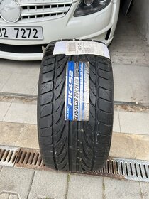 Falken 275/30/20 - 2