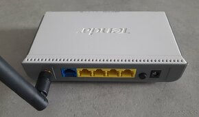 Modem Tenda model W311R+ - 2