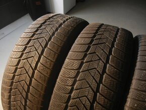 Zimní pneu Pirelli 235/55R19 - 2