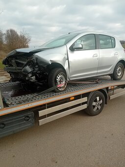 Dacia sandero r.v 3/2020 najeto 65000km Rakouské doklady - 2