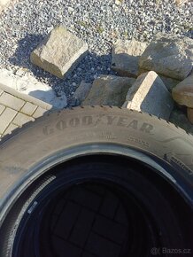 Goodyear vector 4 season 215/60 R17 - 2