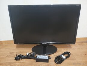 Monitor Samsung S24D300H - 2