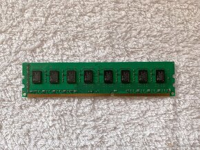 Paměť RAM 2GB SHARETRONIC DDRIII DIMM - 2