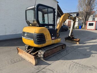 Pásový minibagr CAT 302.5 - 2