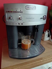 Kavovar Delonghi - 2