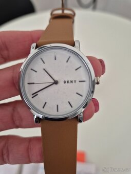 DKNY dámské hodinky s koženým páskem nové s visačkou - 2